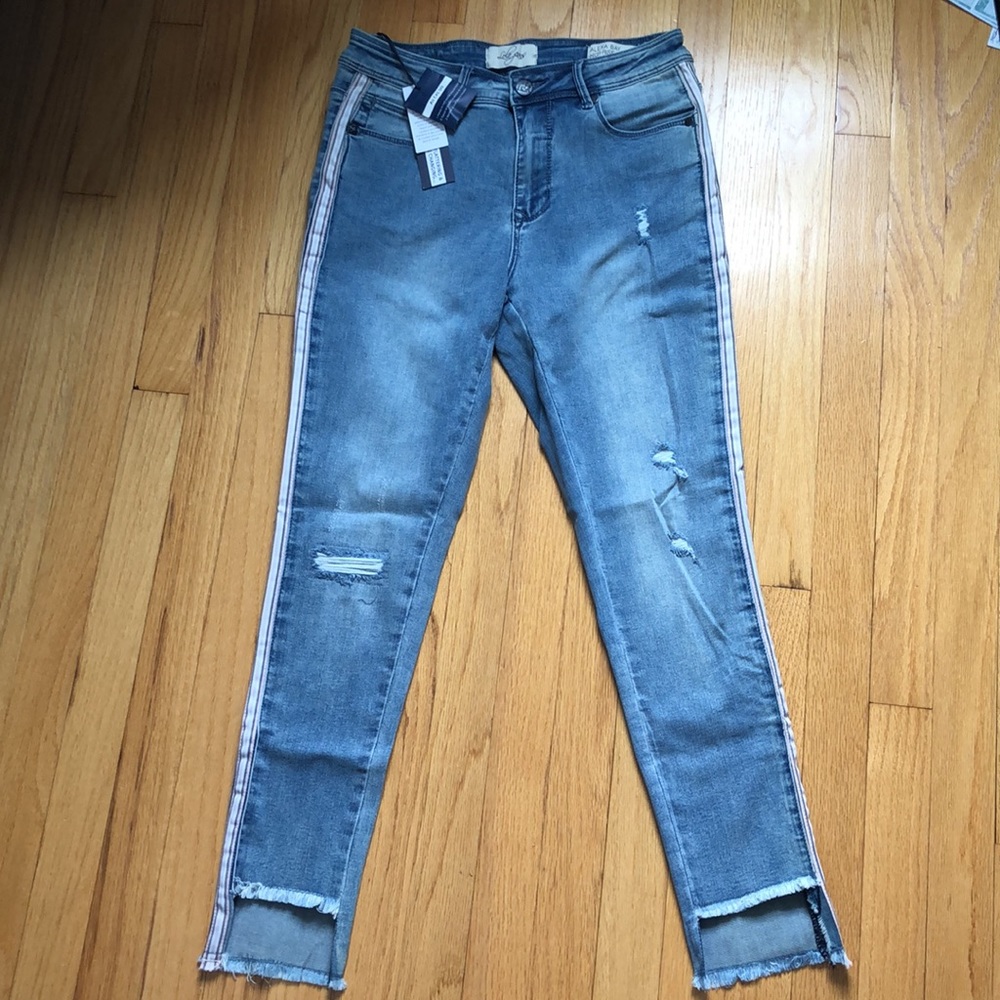 Denim Lola jeans. New with tags. Amazing fit and style. Retail $140